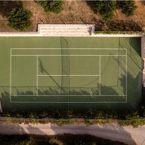 5 bedroom luxury villa with infinity pool, sea views and tennis court near Chania, sleeps 10